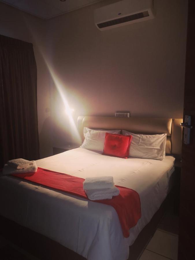 Aaa Rose Garden Guesthouse Mookgophong 外观 照片