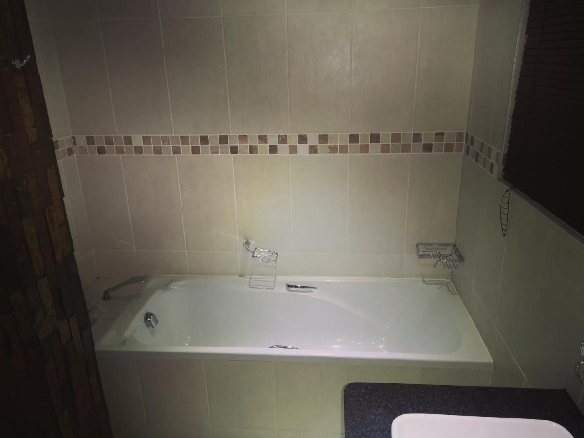 Aaa Rose Garden Guesthouse Mookgophong 外观 照片
