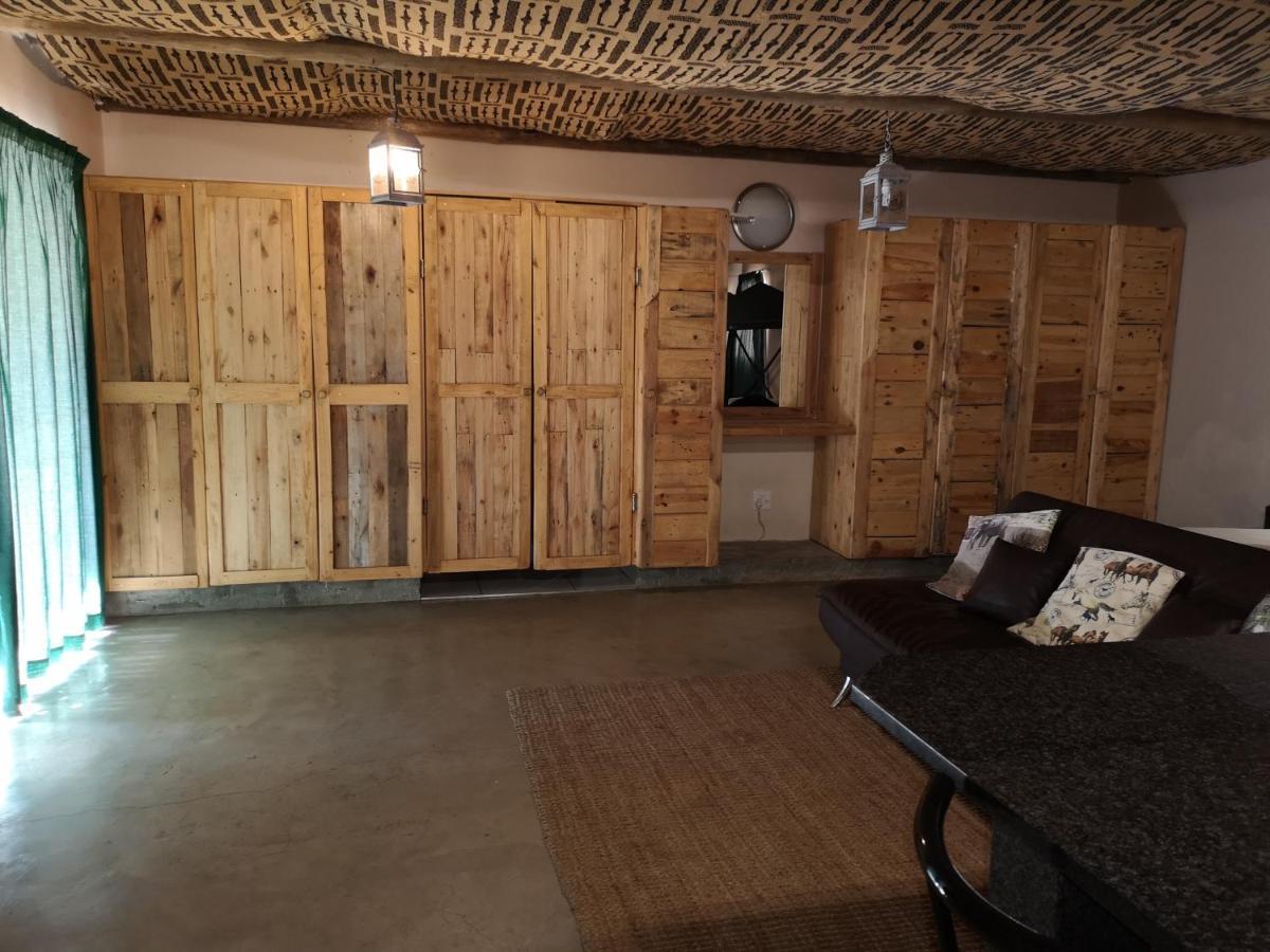 Aaa Rose Garden Guesthouse Mookgophong 外观 照片