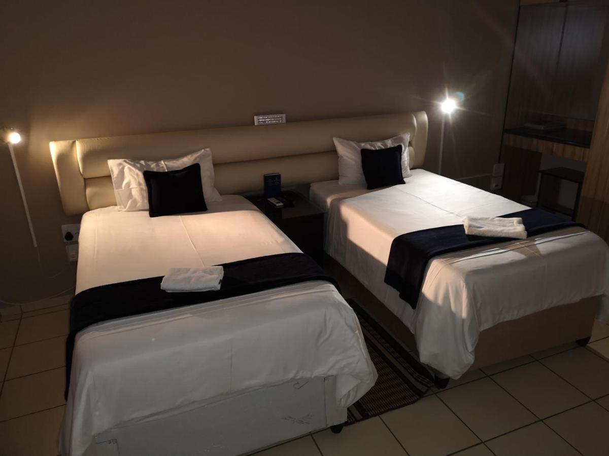 Aaa Rose Garden Guesthouse Mookgophong 外观 照片