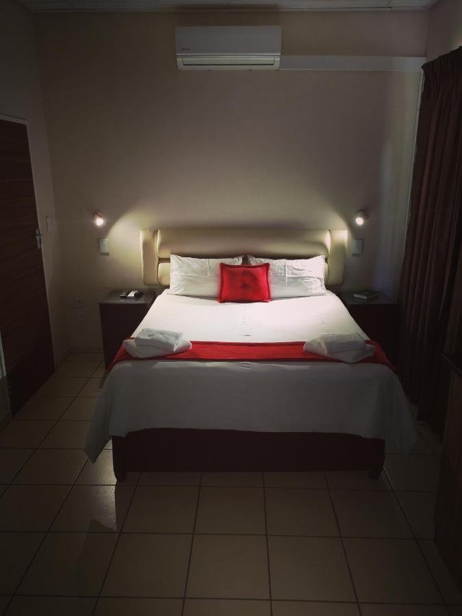 Aaa Rose Garden Guesthouse Mookgophong 外观 照片