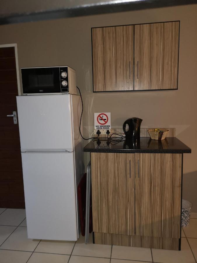 Aaa Rose Garden Guesthouse Mookgophong 外观 照片
