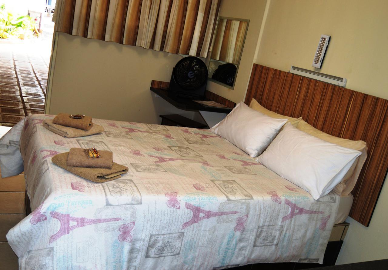 Aaa Rose Garden Guesthouse Mookgophong 外观 照片