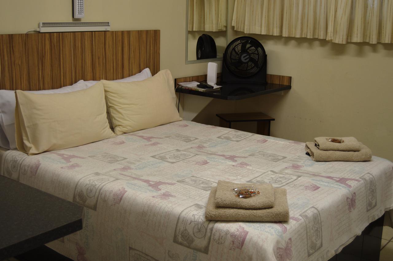Aaa Rose Garden Guesthouse Mookgophong 外观 照片
